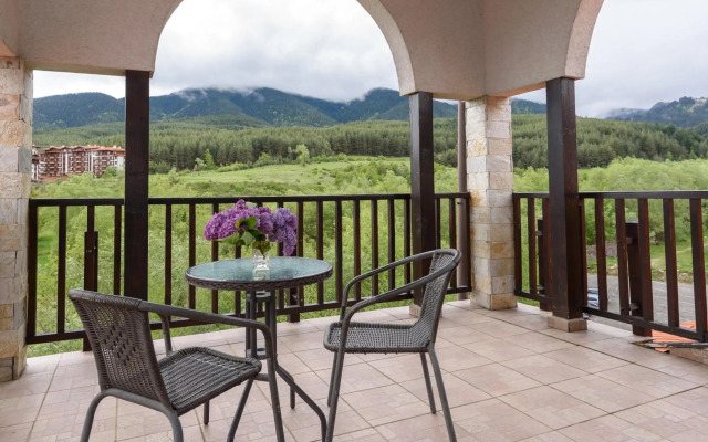 Grand Royale Apartment Complex & Spa