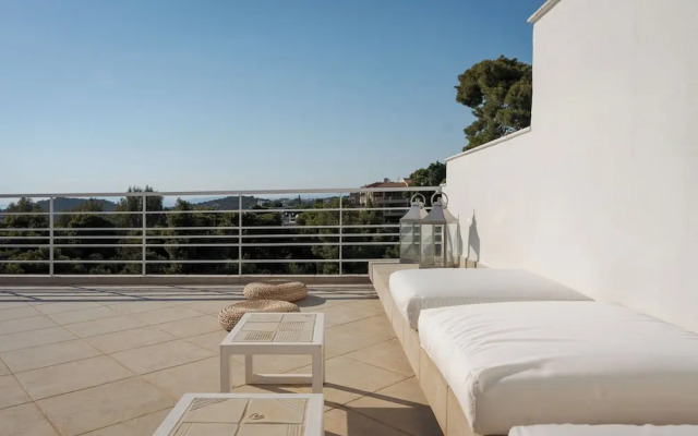 Vouliagmeni Exclusive Residence