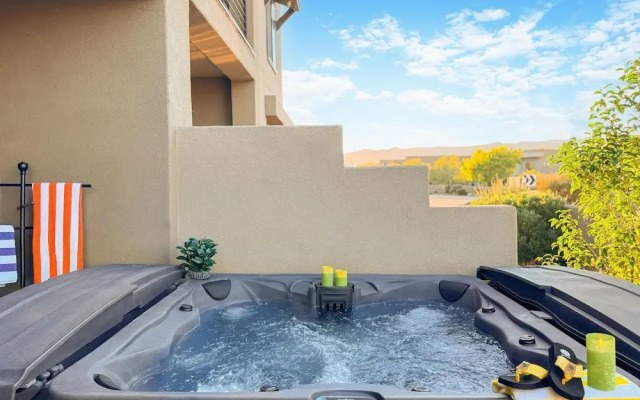 Stargazer Luxury Condo, Rooftop Views, Private Hot Tub