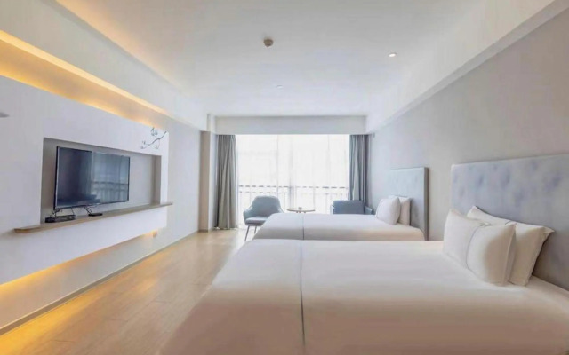 Super 8 Select Hotel