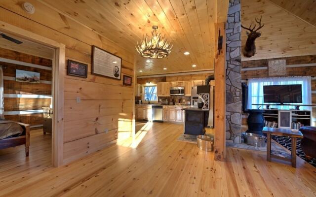 Pony Express - 2 Br Cabin