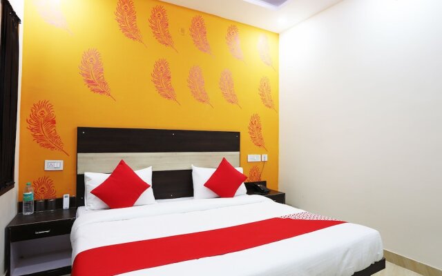 Oyo 42619 Diamond Key Residency