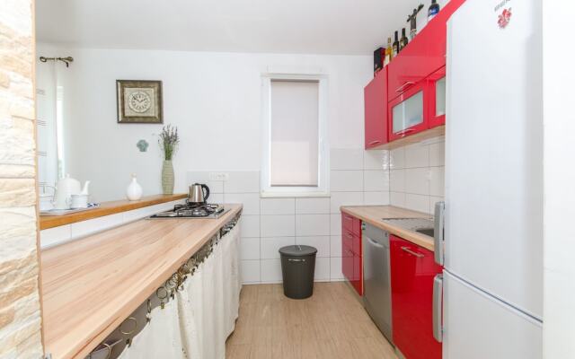 House Anela