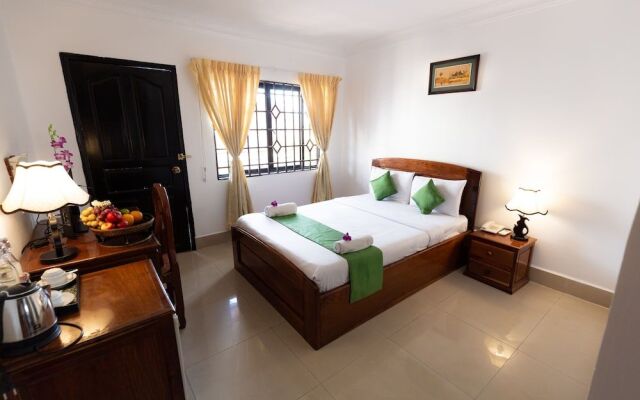 Riverside Phnom Penh Hotel