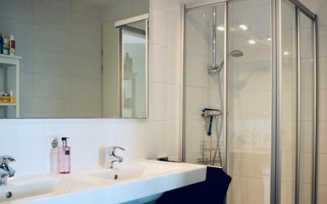 Näher am Wasser kann man nicht wohnen!