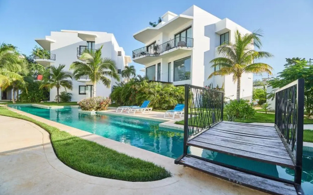 Neem 11 Stylish&Bright APT 2 Pools, AC, Gym & 50MB WIFI