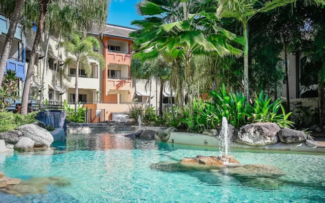 Tropical Bliss - Cairns 9 Pools BBQ Gym