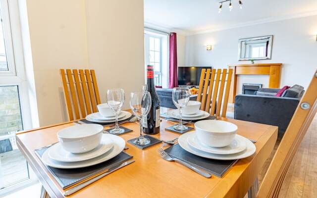 Celador Apartments - Riverside House Serviced Apartments