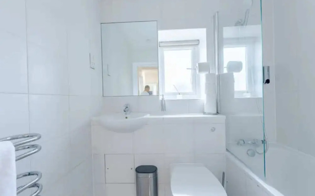 Contemporary 1BD Flat - Camden