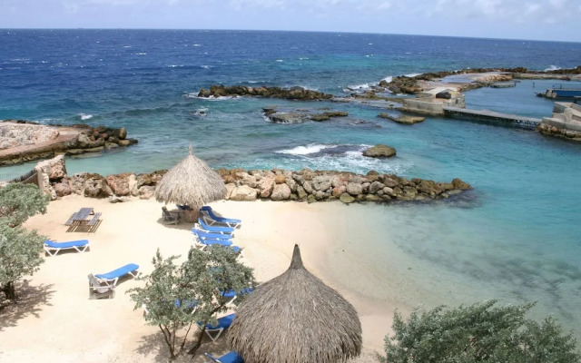 Sea-view Apartment in Mambo Beach Near Seaaquarium