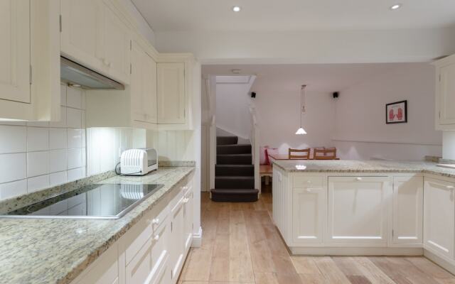 Home With Roof Terrace Hampstead Village