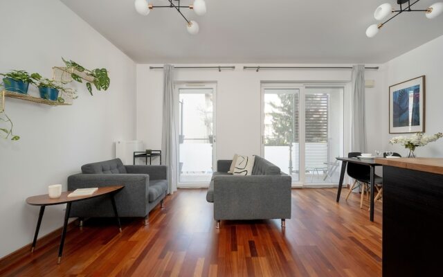 Modern Apartment in Wroclaw by Renters