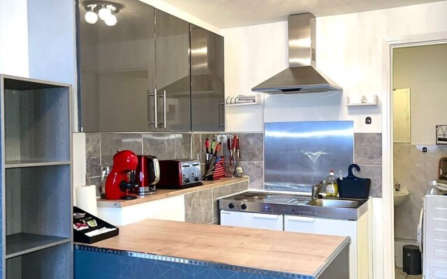Charming 1-bed Loft Apartment in Romford