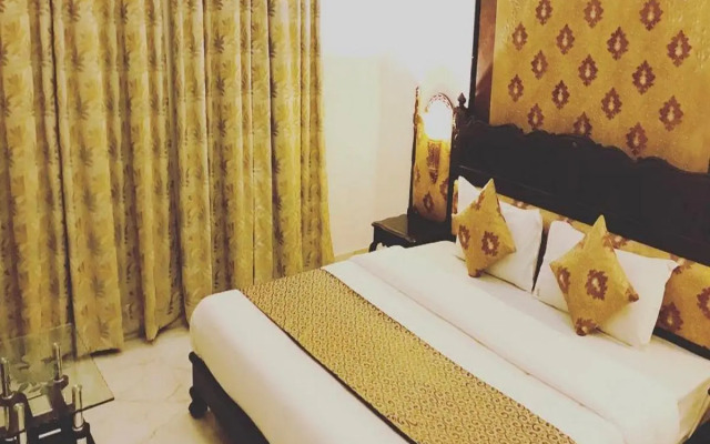 OYO 7880 Hotel Navrang