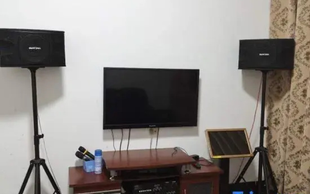 Tonglu Zhonghua Courtyard Homestay