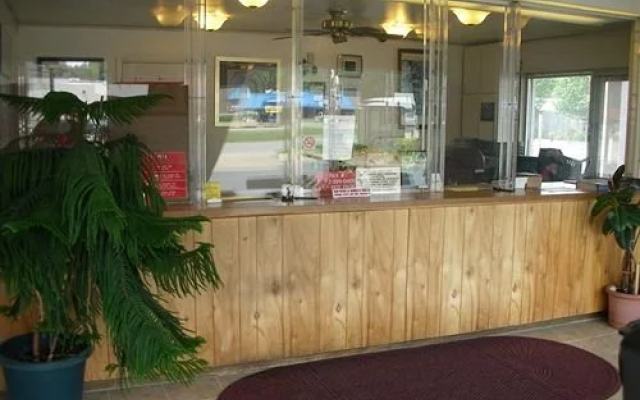 Host Inn Motel