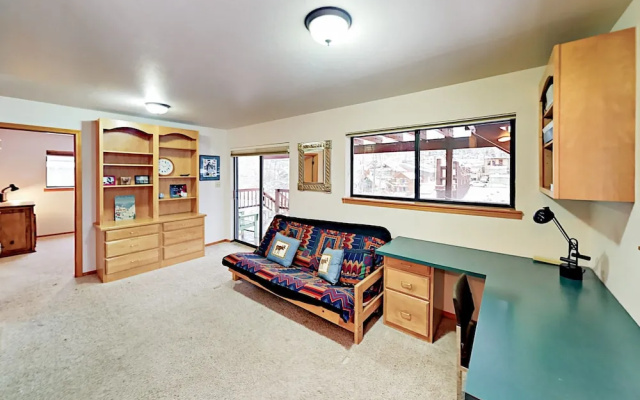 Riverfront Retreat - 3 Br Home