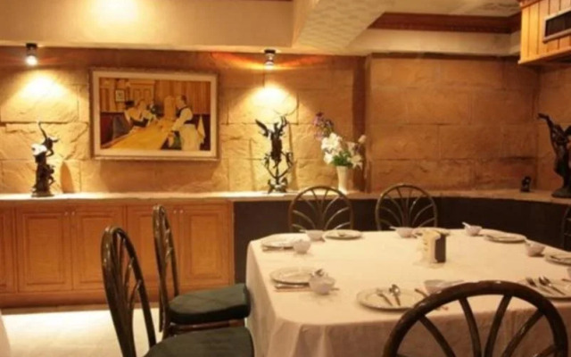 13 Coins Tower Hotel Ratchada