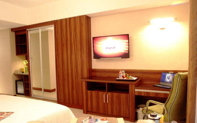 Central Park Tower Resort