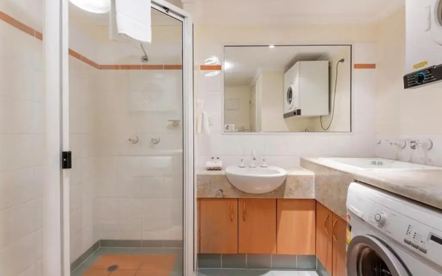 Mid City Luxury Suites