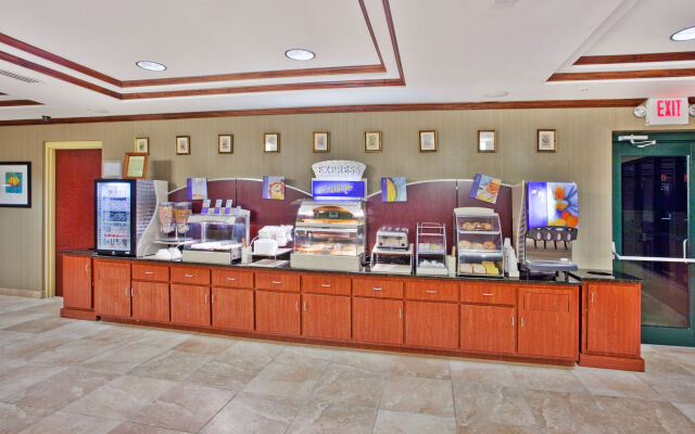 Holiday Inn Express Hotel & Suites Macon-West, an IHG Hotel