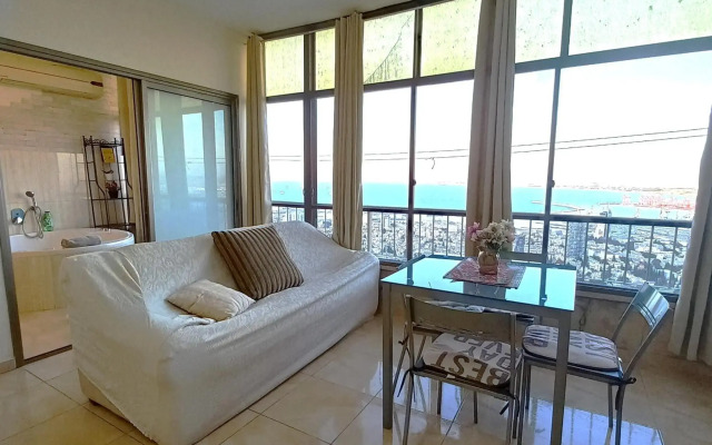 Yefe Nof 3 room flat