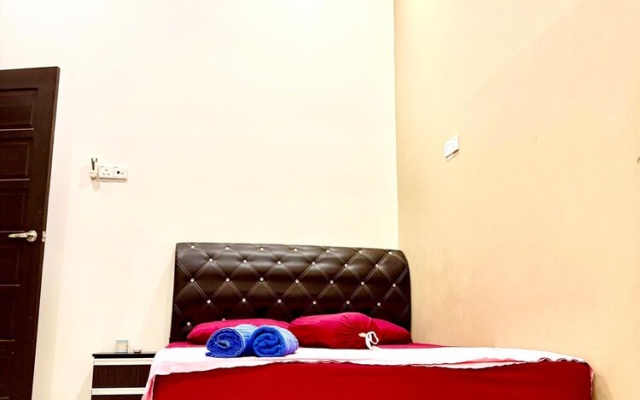 Homestay Selesa KBK Guesthouse – Guest Rooms – Kuala Terengganu