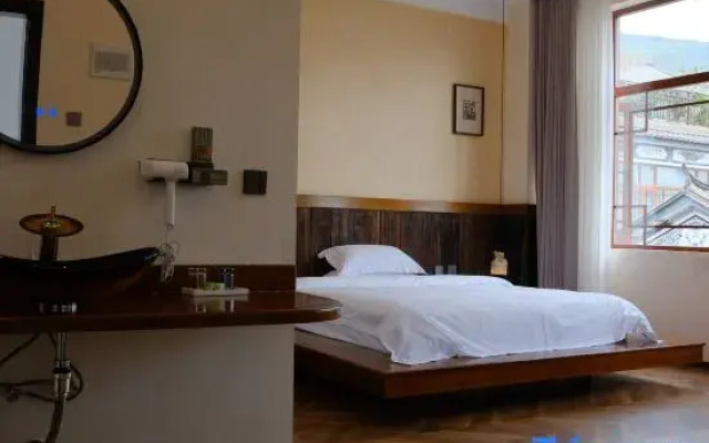 Zhijian Mountain Lodge