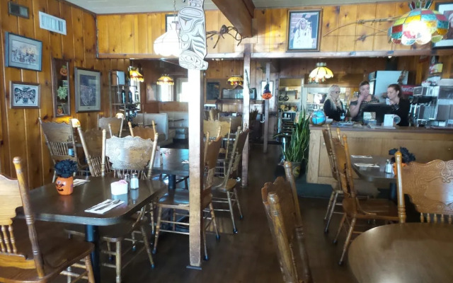 Tyee Restaurant and Hotel