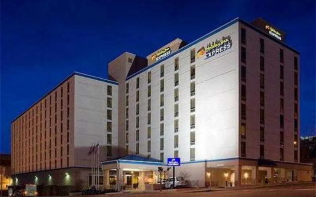 Holiday Inn Express Nashville Downtown Conf Ctr