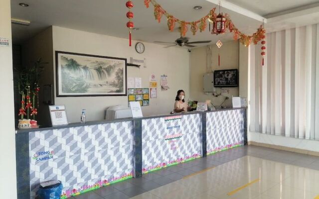 OYO 90392 Pulai City Hotel