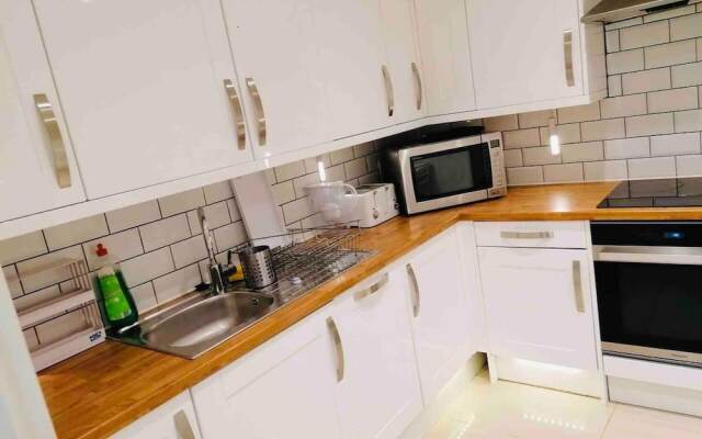 Lovely and Spacious House in South London