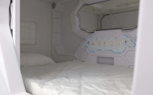 AV capsule hotel & hub