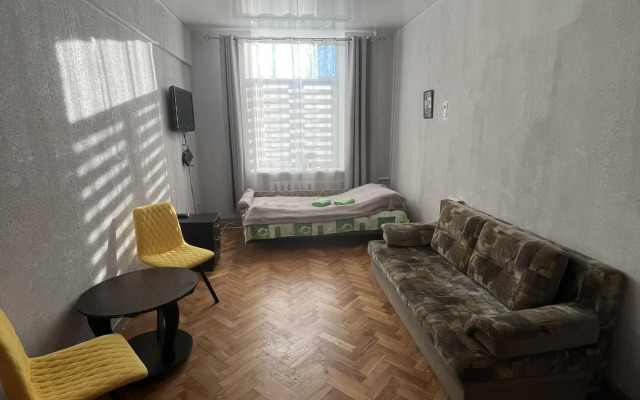 Меблированная комната Family House (Фэмили Хаус) на Красной