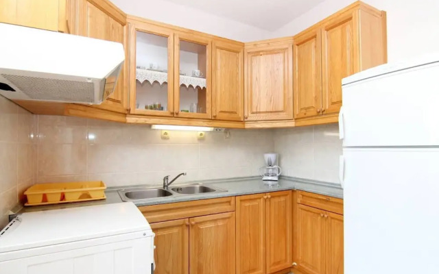 Lovely 2-bedroom Apartment in Poljica