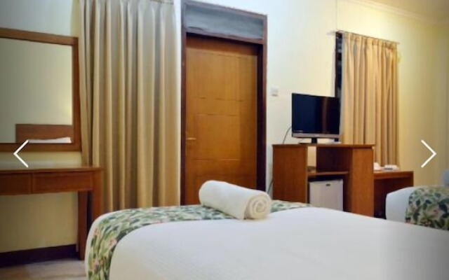 ZEN Rooms K. H. Moh Toha Ciaw – Guest Rooms – Ciawi