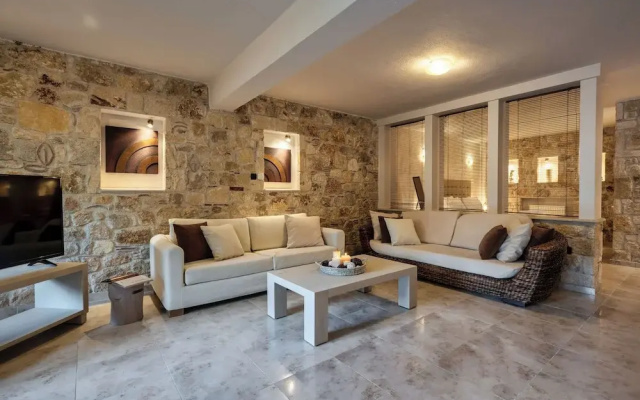Palmrise Luxury Villas
