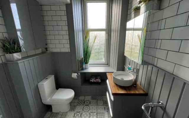 6 Guests - 3 Bedrooms - Sea View - Pet Friendly