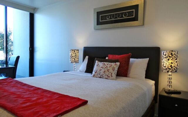 Melbourne Holiday Apartments Flinders Wharf