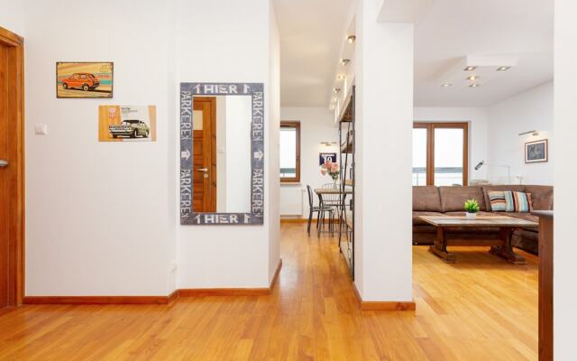 Broniwoja Apartment by Renters