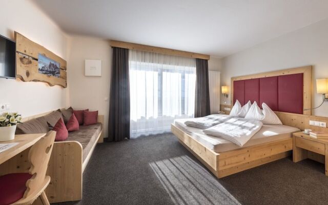 Martina Breakfast Lodge