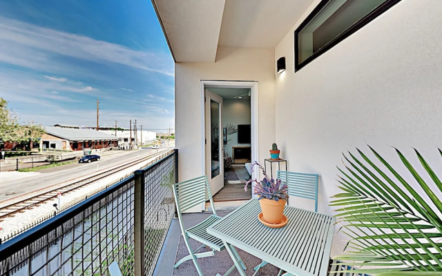East-Side Urban Retreat Unit 263 - 2 Br Condo