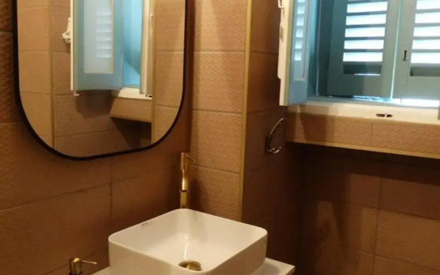 60 Indri Borg Townhouse