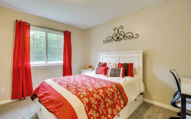 Pets Welcome: Convenient Family Home in Westland!
