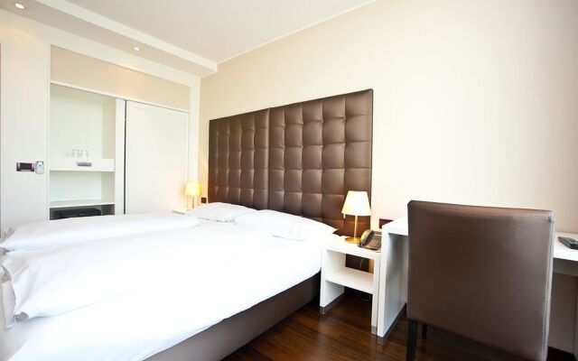 Pakat Suites Hotel