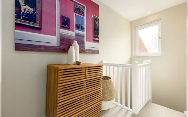 The Victorian House - Enticing 3bdr House With Garden