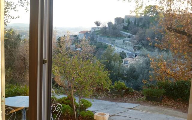 Oliviers Chateauneuf by Gites de France