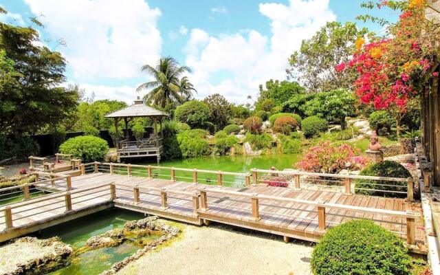 Find Peace - Bird Tiny House in Japanese Garden