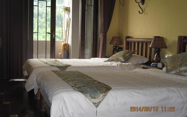Danxia Valley Inn