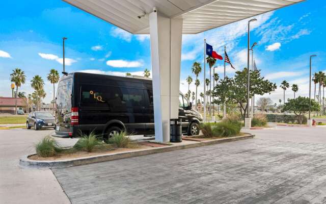 La Quinta Inn & Suites by Wyndham McAllen La Plaza Mall